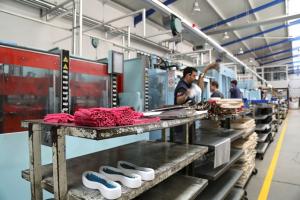 Linha de produção da empresa Vapesol