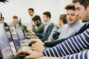 Alunos do IPCA em sala de informática